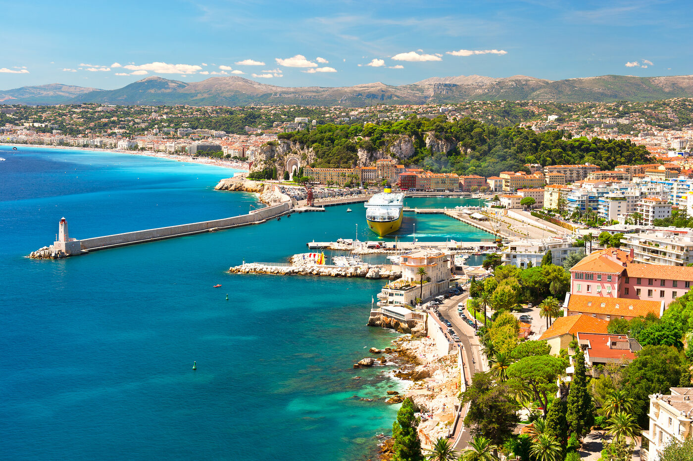 Le port de Nice et la Côte d'Azur